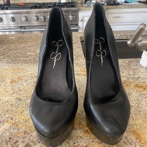 Jessica Simpson Black Pumps